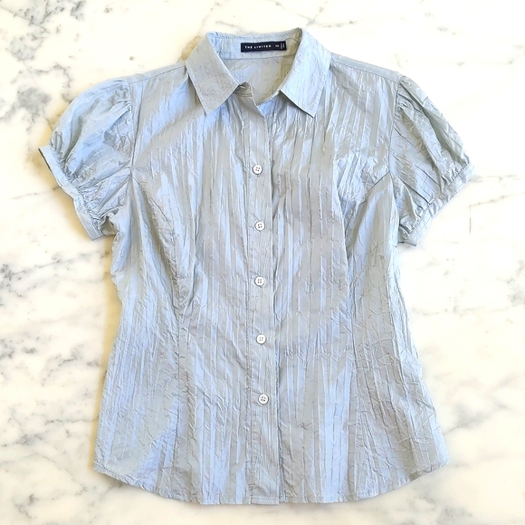 The Limited Tops - NWT. The Limited 100% Silk Puff Short Sleeve Button Down Wrinkled Style Shirt.